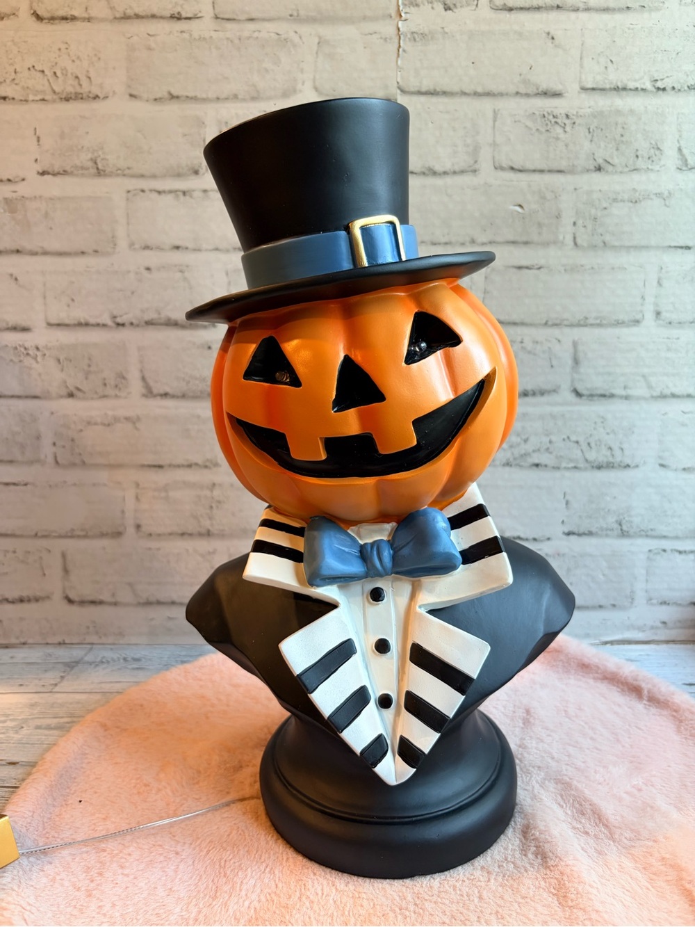 HALLOW HOME Led Jack O Lantern Face Bust Decor